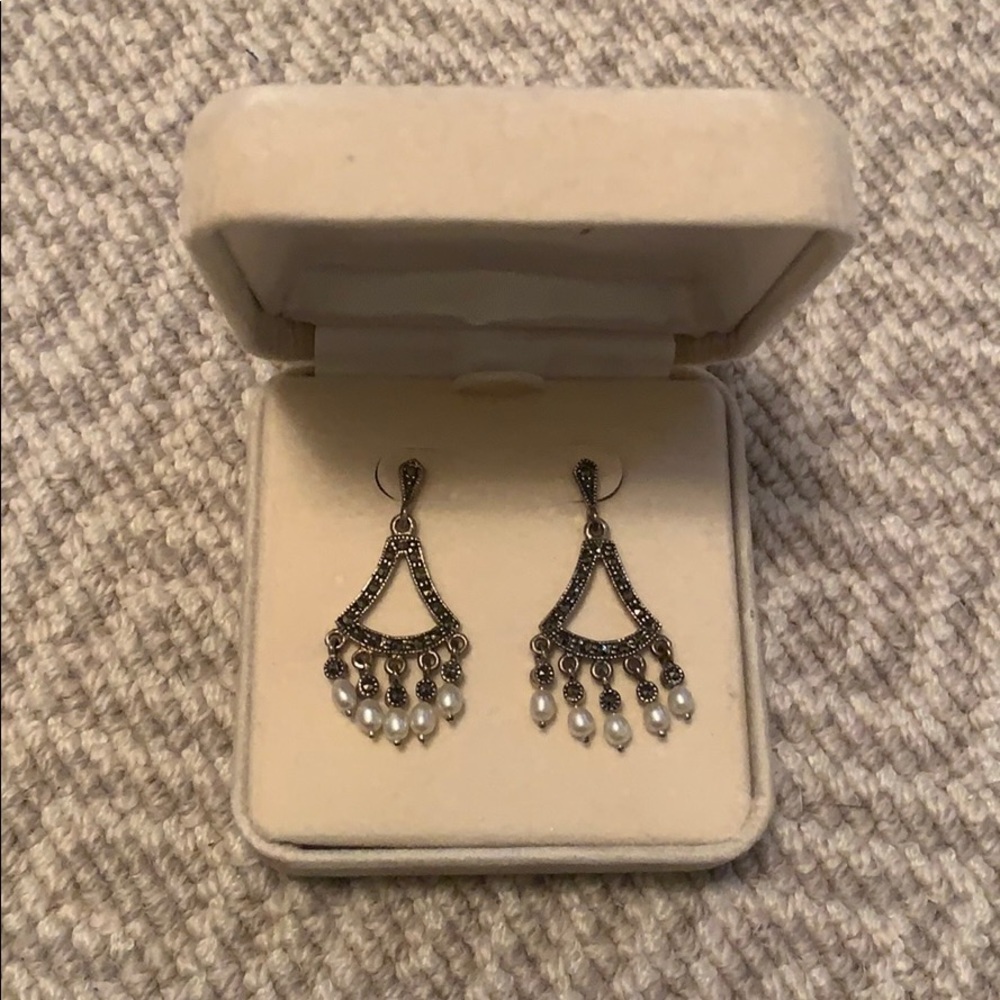 New Marcasite Chandelier Style Silver Pearl earrings pierced